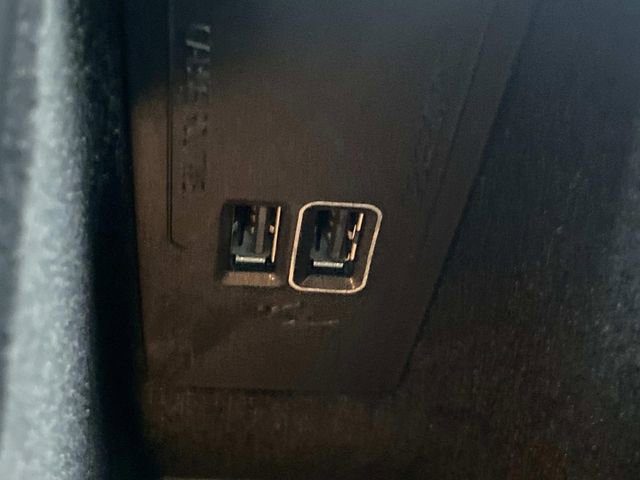 Used 2021 Volvo XC60 T5 Momentum w/ Protection Package Premier image 27