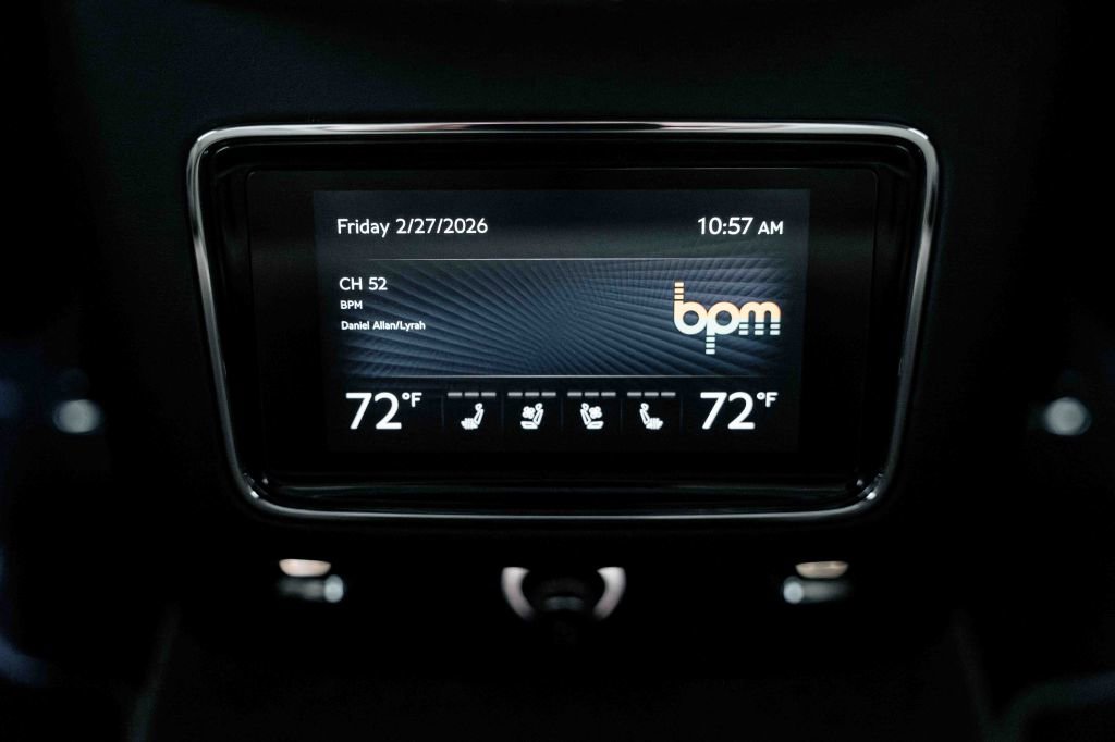 Used 2021 Bentley Bentayga image 32