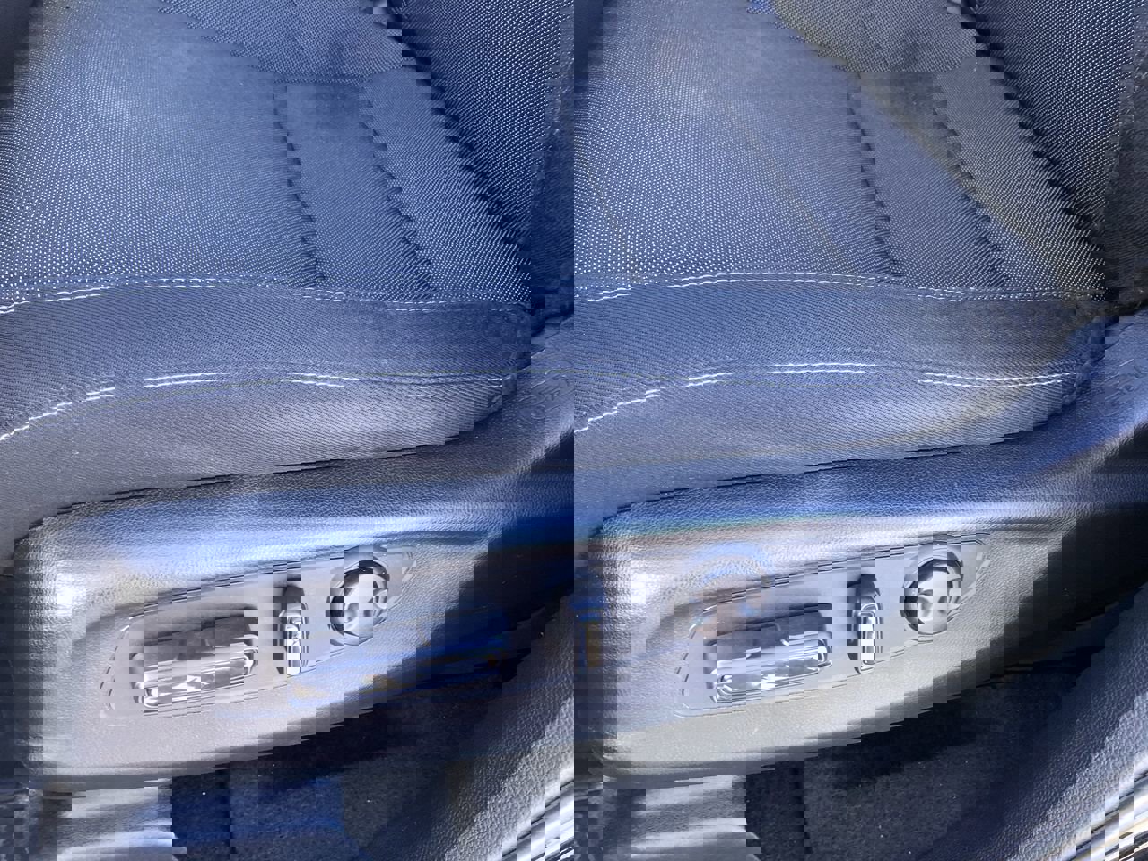 Used 2025 Honda CR-V EX image 14