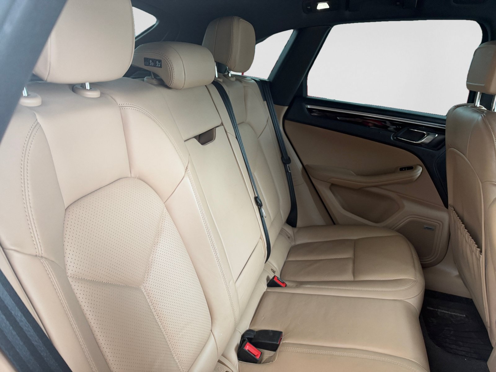Used 2020 Porsche Macan AWD/4WD image 17