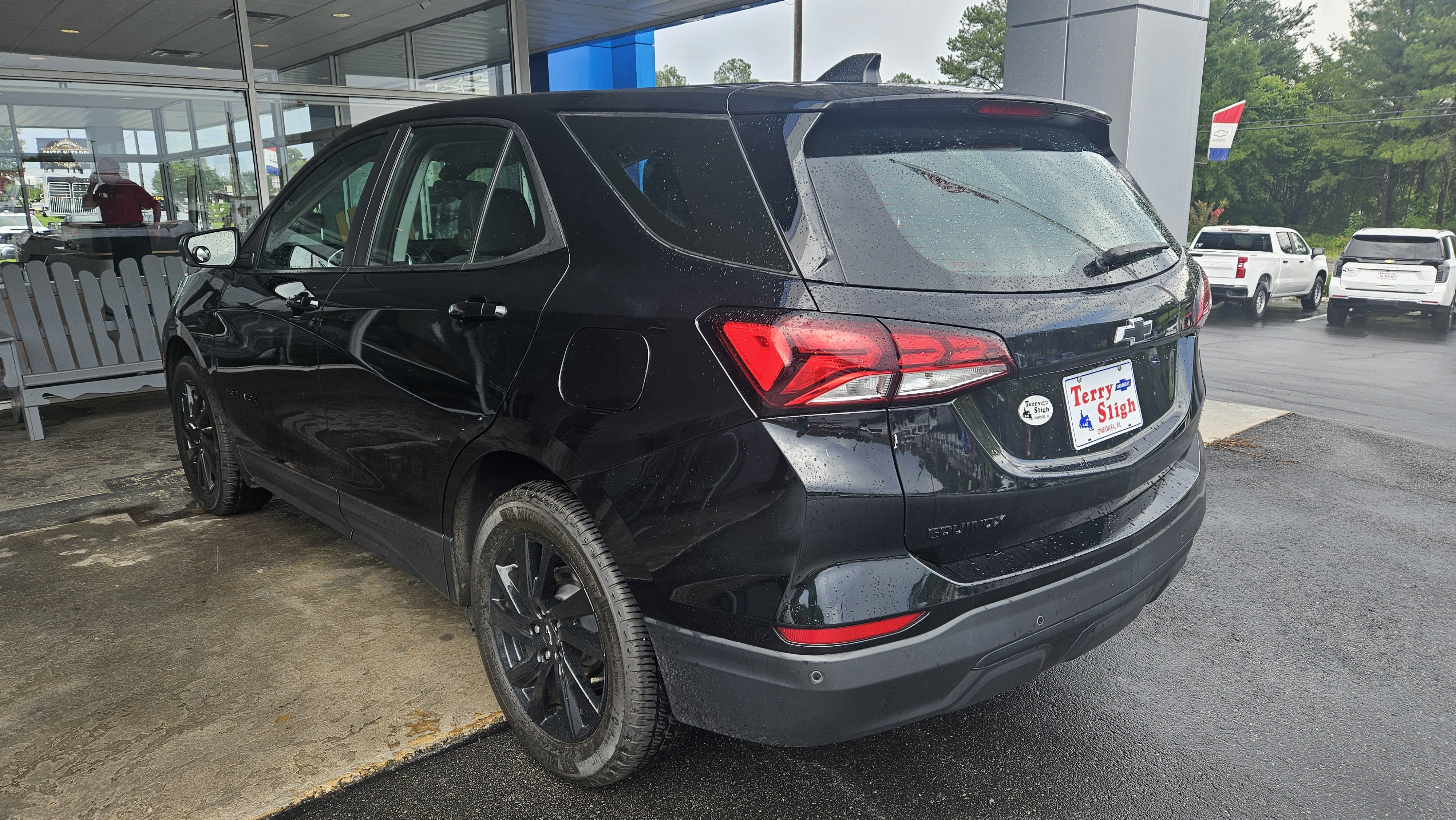 Used 2024 Chevrolet Equinox LS w/ Midnight Edition FWD image 9