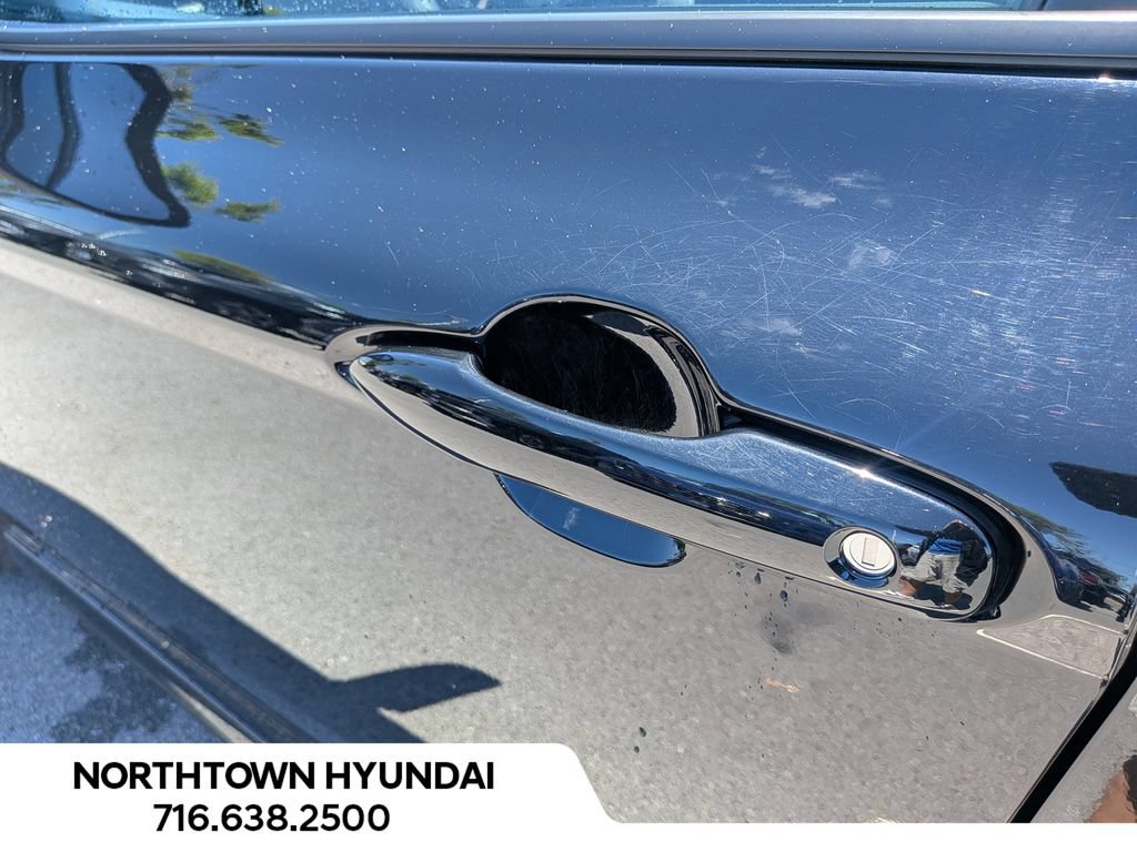 Used 2025 Toyota Camry LE AWD/4WD image 35