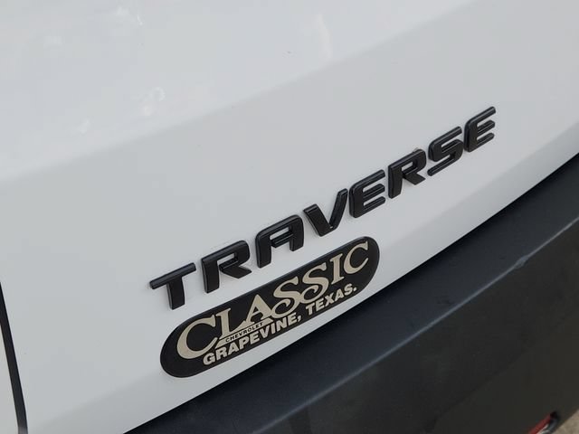 Used 2022 Chevrolet Traverse RS FWD image 9