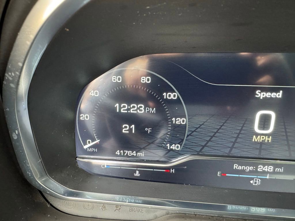 Used 2024 GMC Yukon SLT w/ SLT Luxury Package image 23