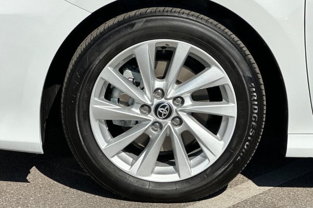 Certified 2024 Toyota Camry LE FWD image 31