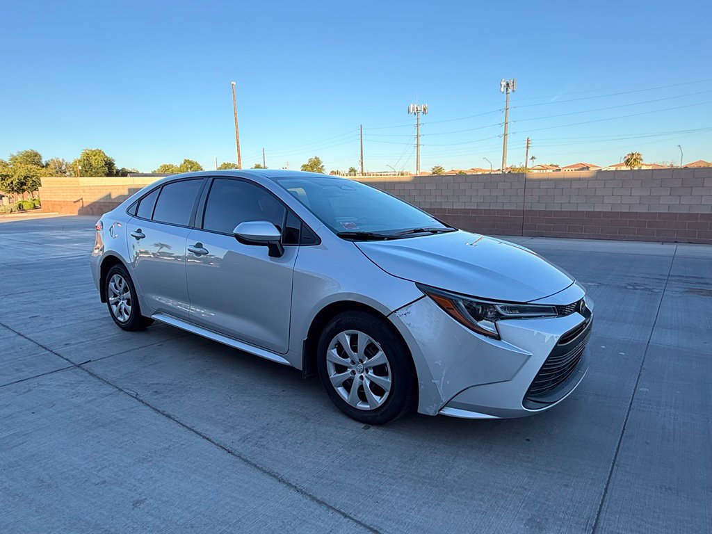 Used 2026 Toyota Corolla LE FWD image 5