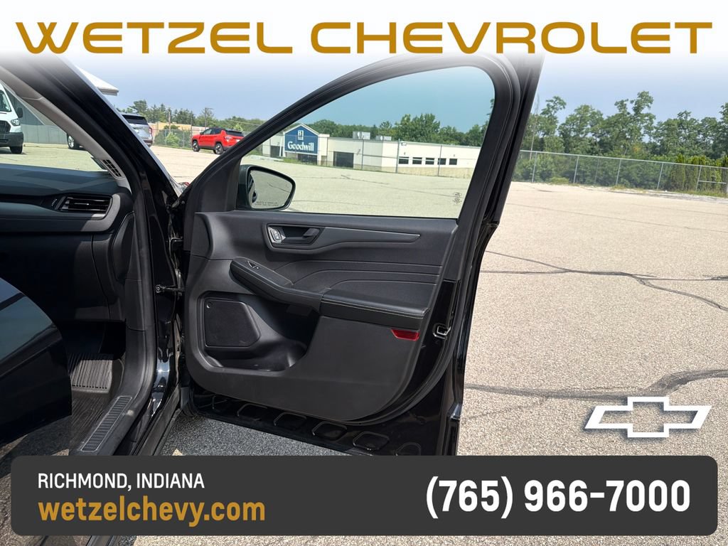 Used 2023 Ford Escape Active AWD/4WD image 18