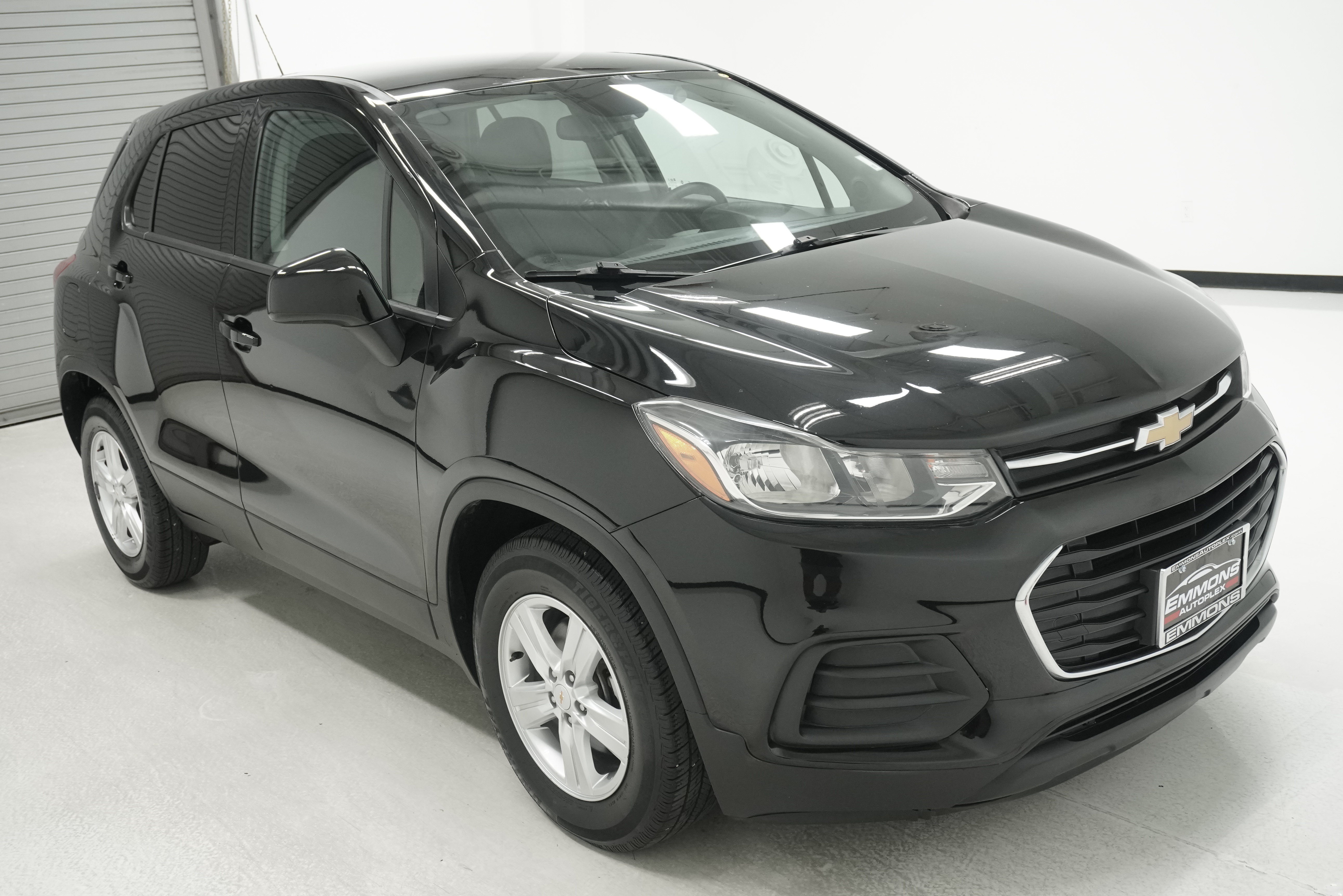Used 2020 Chevrolet Trax LS w/ Tint and Cruise Package FWD image 3