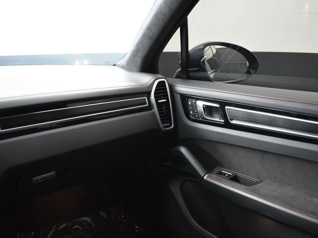 Used 2023 Porsche Cayenne GTS image 16