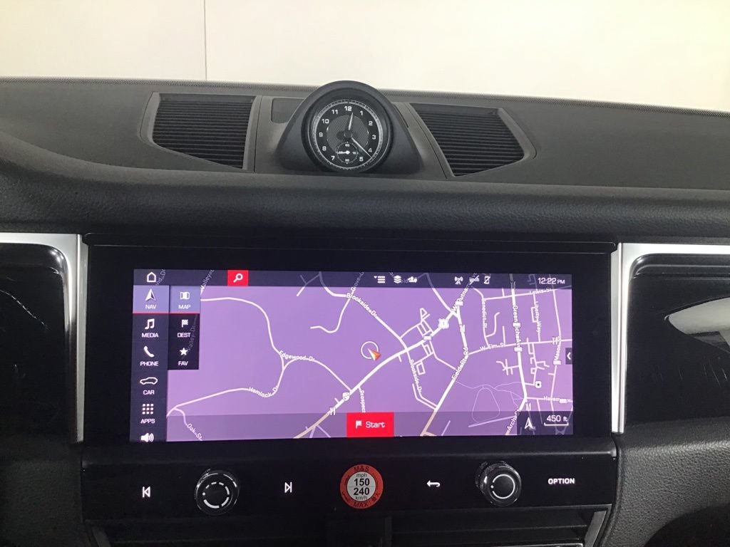Certified 2023 Porsche Macan S AWD/4WD image 28