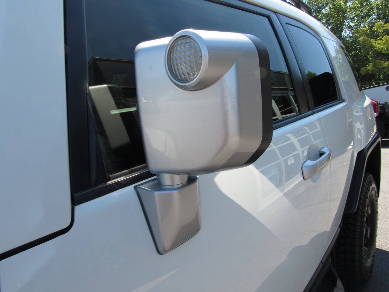 Used 2014 Toyota FJ Cruiser 4WD w/ Upgrade Package image 11