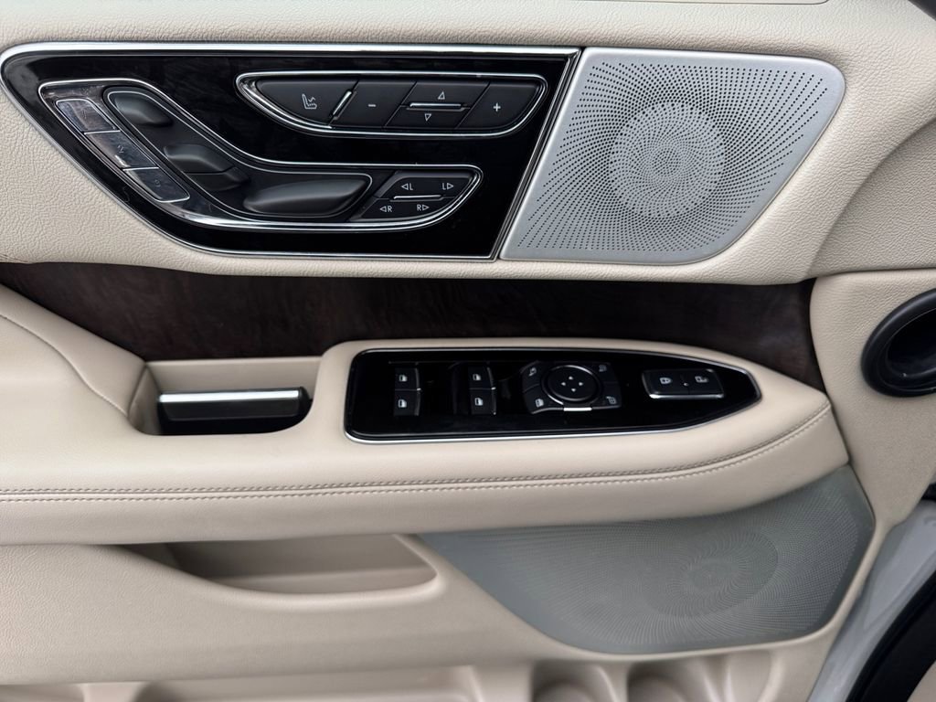 Used 2021 Lincoln Navigator Reserve w/ Luxury Package image 20