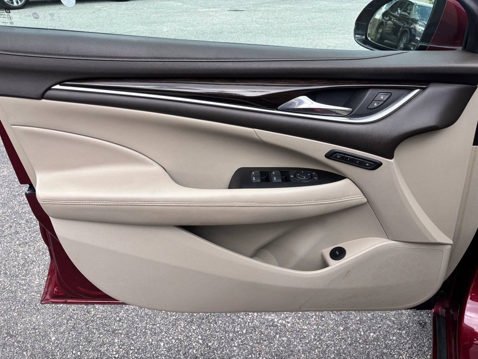 Used 2017 Buick LaCrosse Essence FWD image 11
