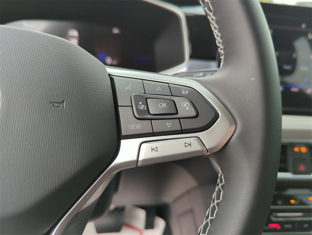 Used 2025 Volkswagen Taos SE image 42