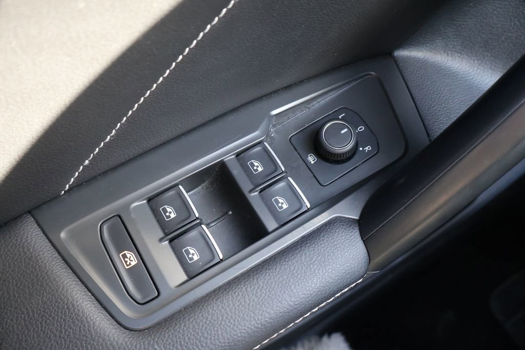 Used 2024 Volkswagen Tiguan Wolfsburg Edition image 34