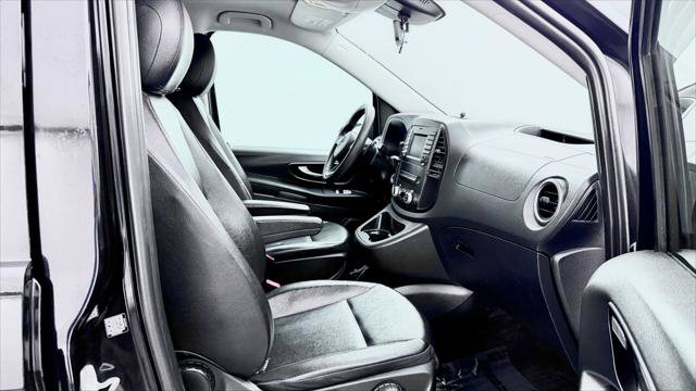Used 2016 Mercedes-Benz Metris Passenger image 21