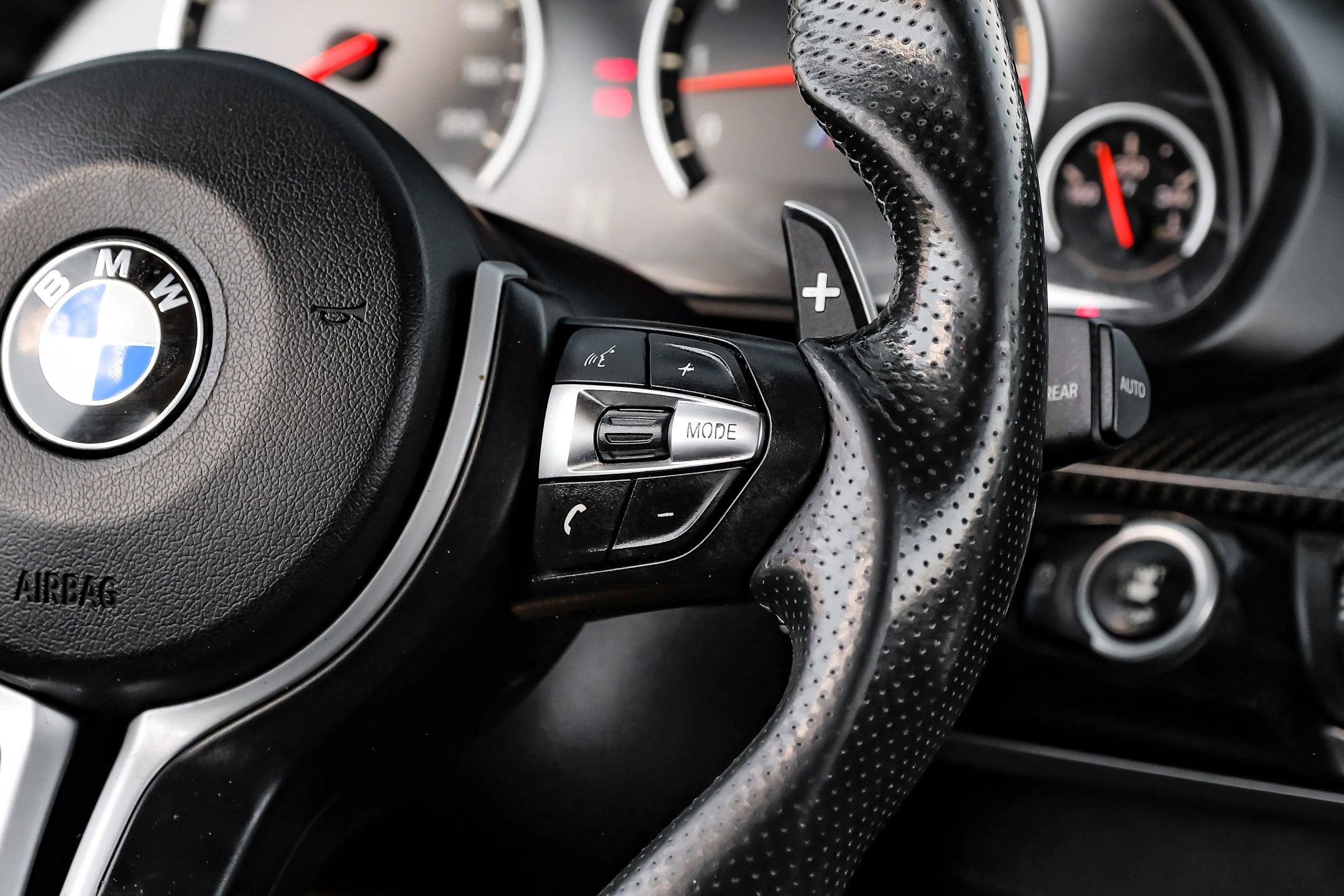 Used 2016 BMW X5 M image 24