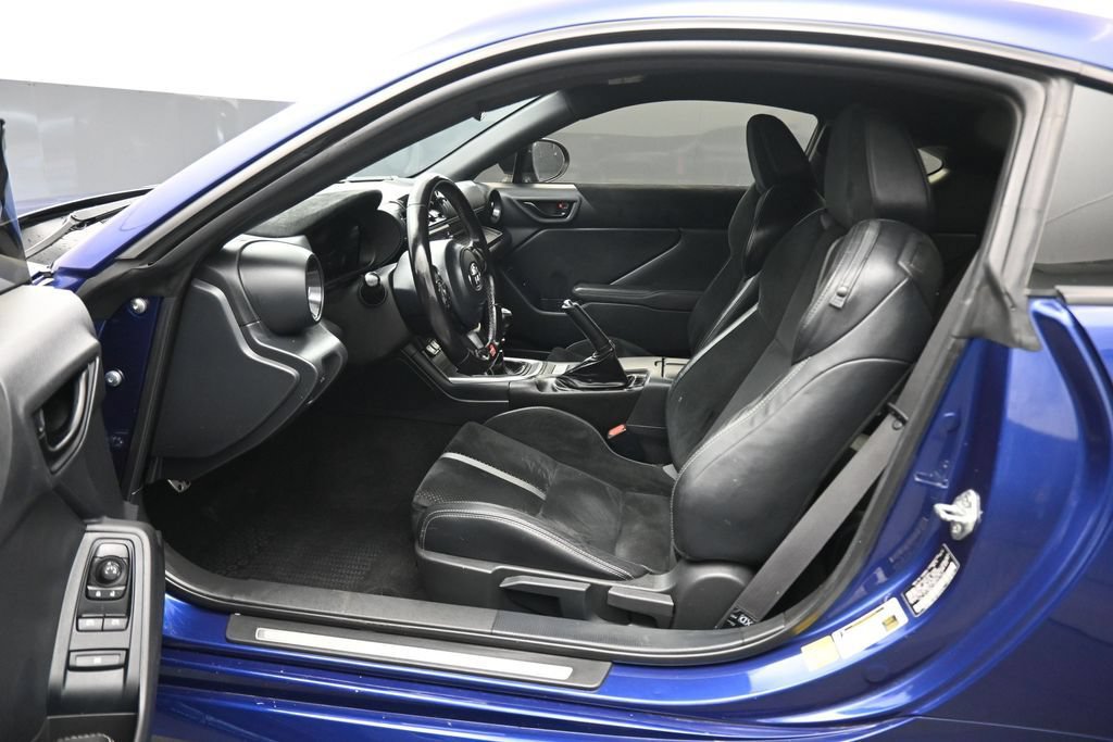 Used 2022 Toyota GR86 Premium RWD image 11