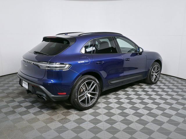 Certified 2025 Porsche Macan AWD image 28