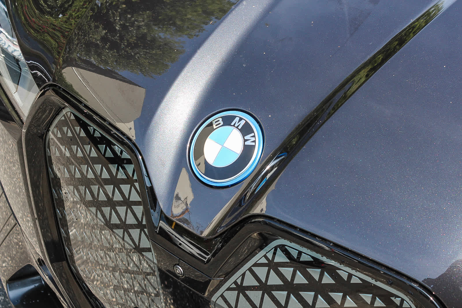 Certified 2024 BMW iX xDrive50 w/ Sport Package AWD/4WD image 11