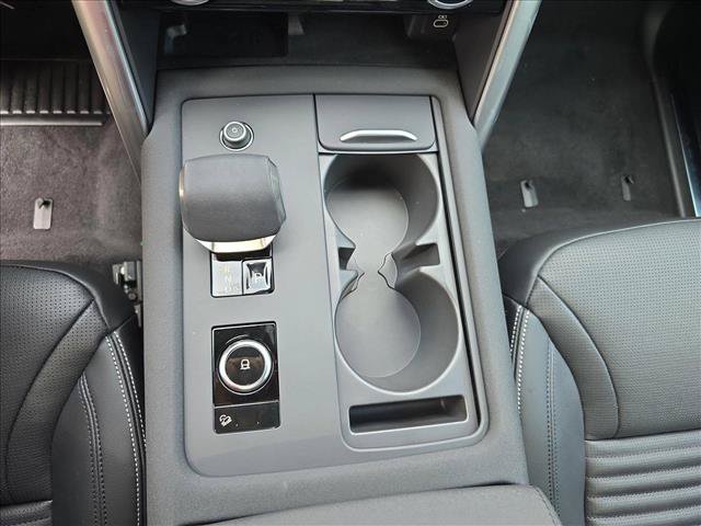 New 2025 Land Rover Discovery S AWD/4WD image 28