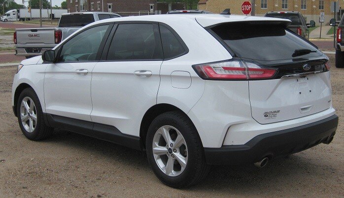 Used 2020 Ford Edge SE FWD image 3