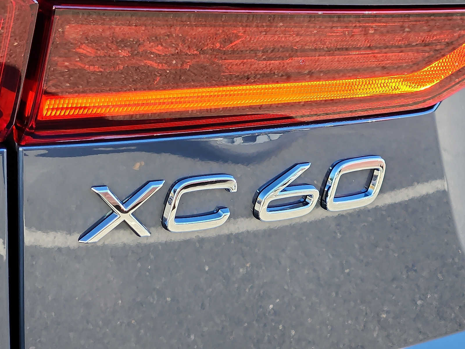 Used 2027 Volvo XC60 B5 Plus AWD/4WD image 29