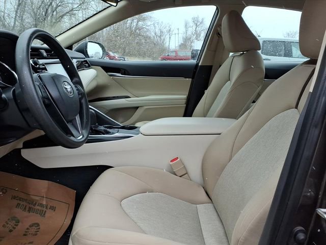 Used 2019 Toyota Camry LE image 17