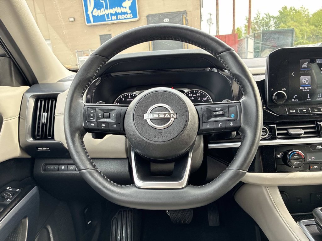 Used 2023 Nissan Pathfinder SL AWD/4WD image 20