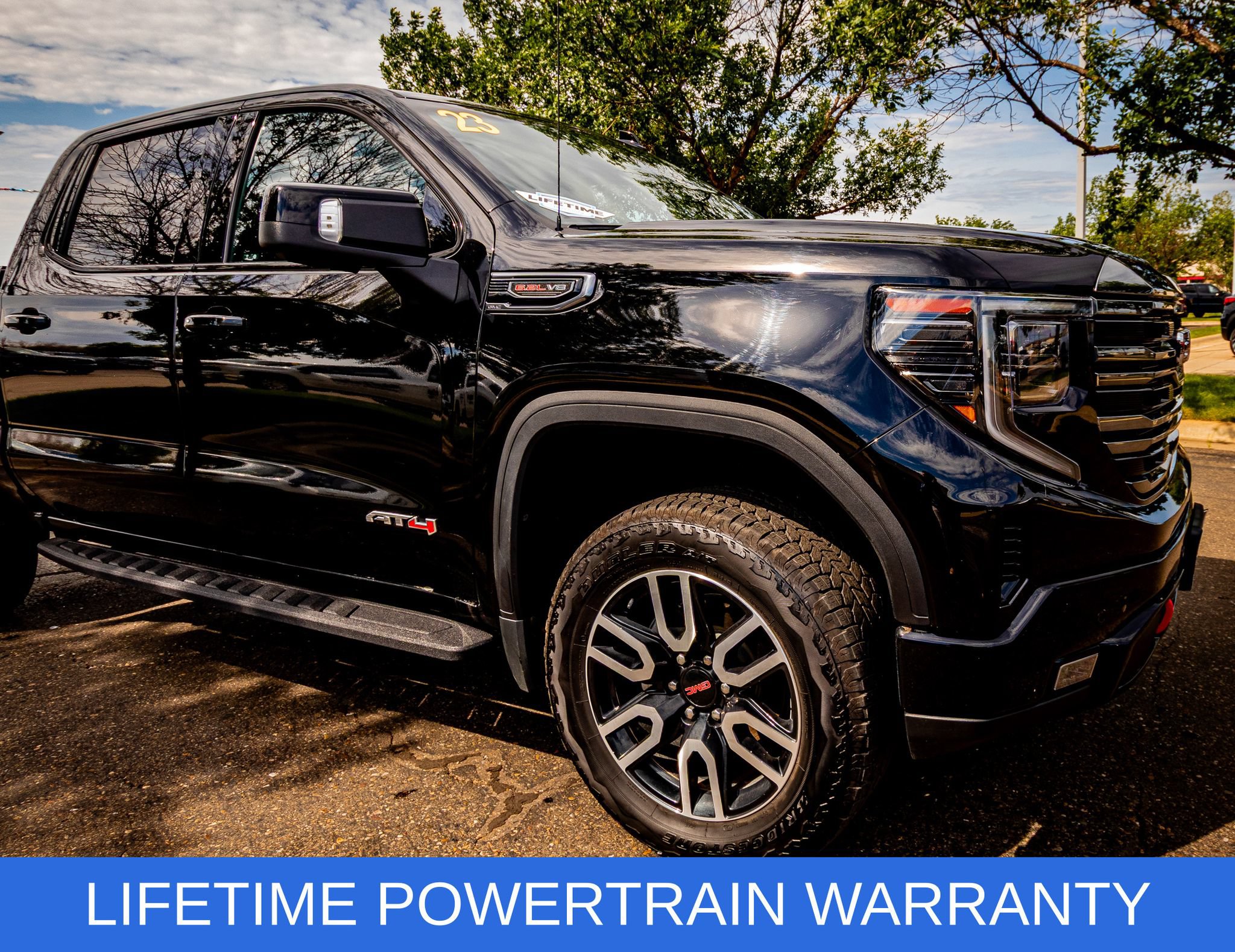 Used 2023 GMC Sierra 1500 AT4 w/ AT4 Preferred Package AWD/4WD image 9