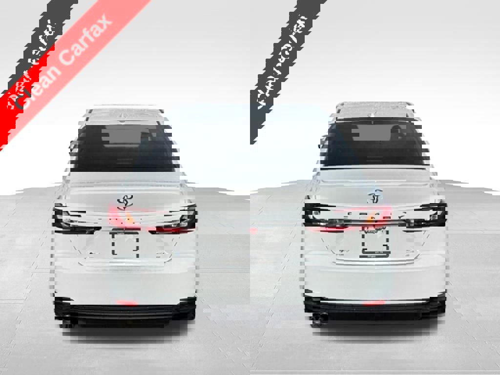 Used 2025 Toyota Camry SE w/ Convenience Package image 5