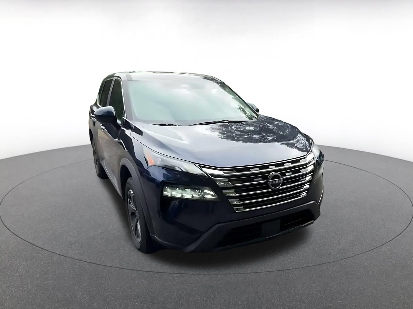 Used 2025 Nissan Rogue SV FWD image 2