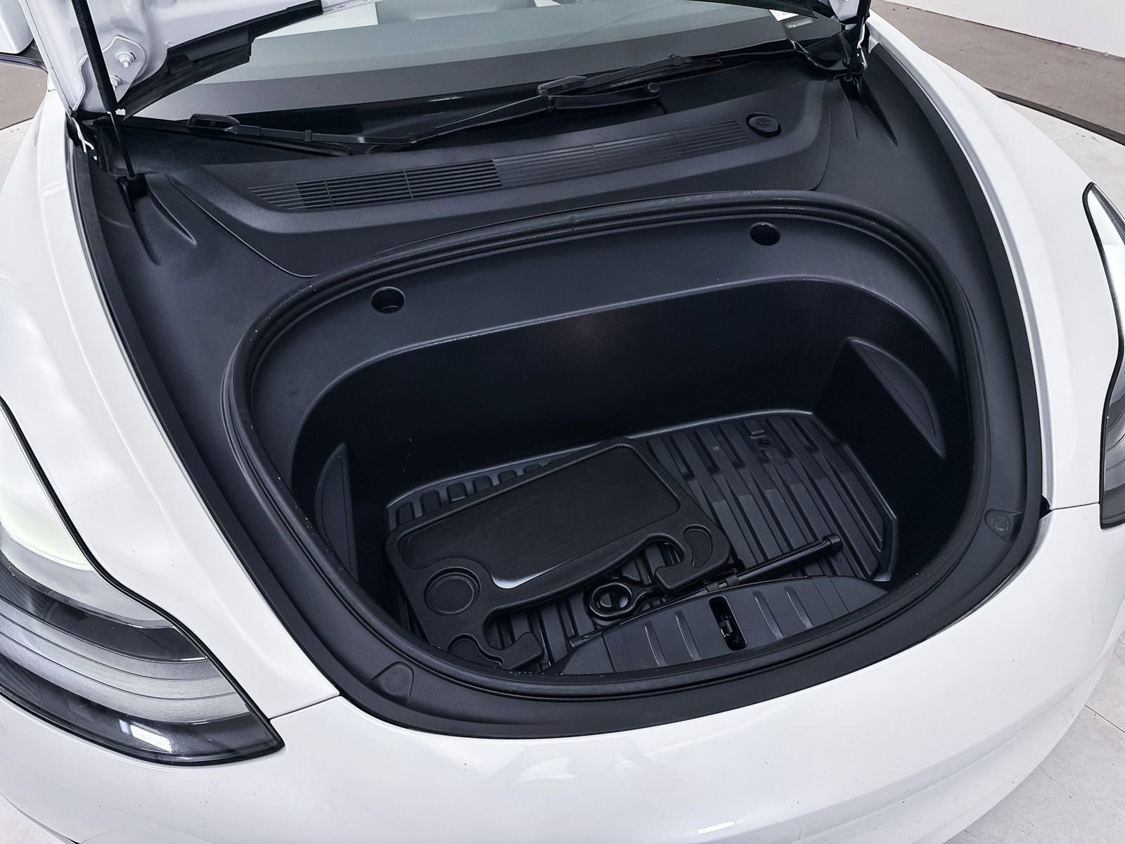 Used 2023 Tesla Model 3 Standard Range RWD image 11