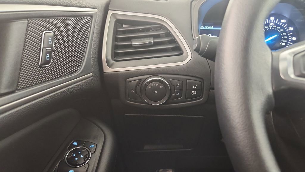 Used 2022 Ford Edge SEL w/ Convenience Package image 22