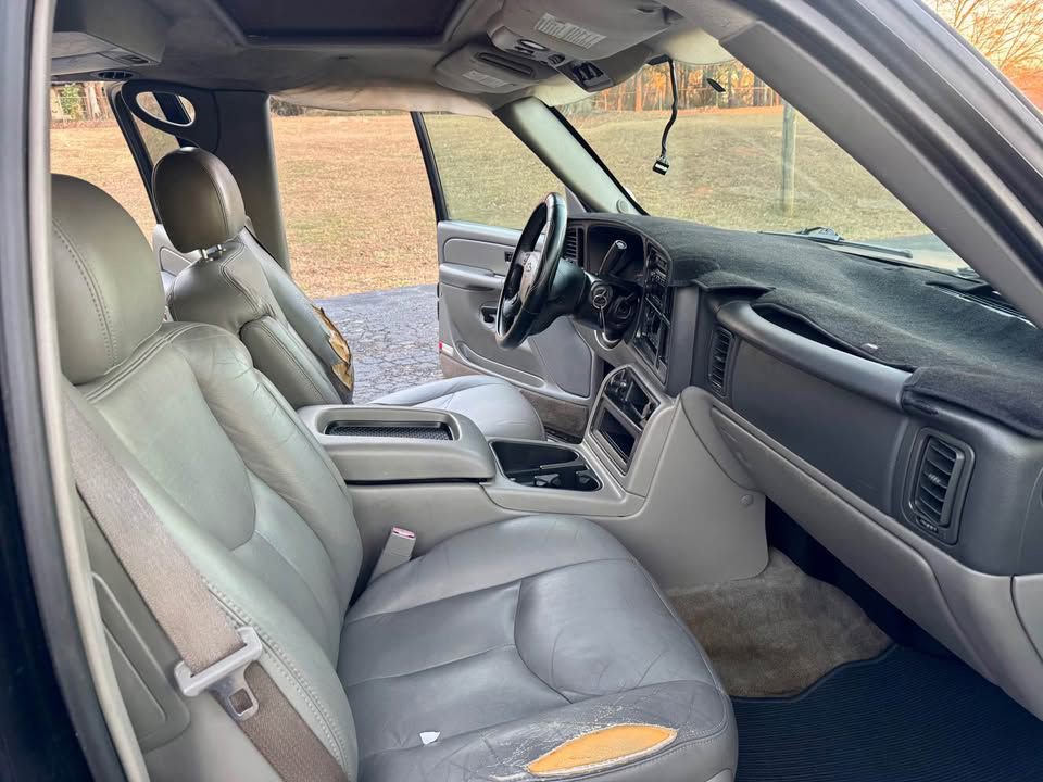 Used 2004 Chevrolet Tahoe LT w/ LT Preferred Equipment Group image 5