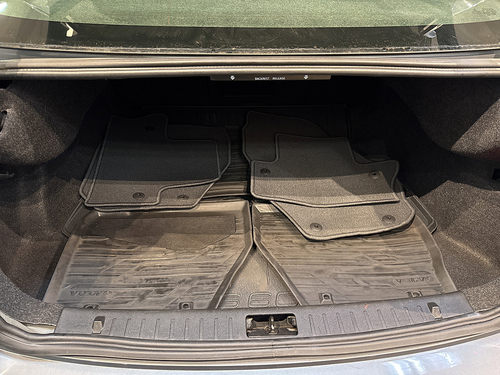 Used 2018 Volvo S60 T5 Dynamic w/ Vision Package image 18