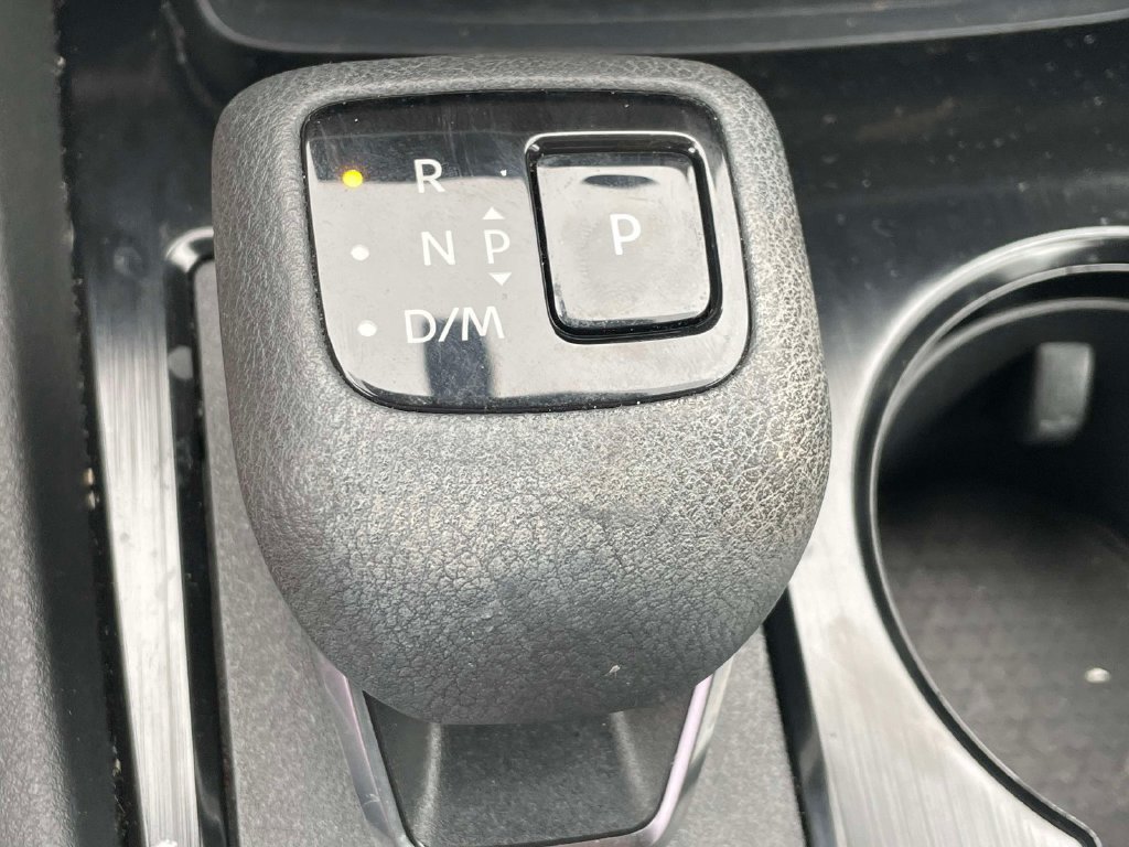 Used 2024 Nissan Rogue SV FWD image 27