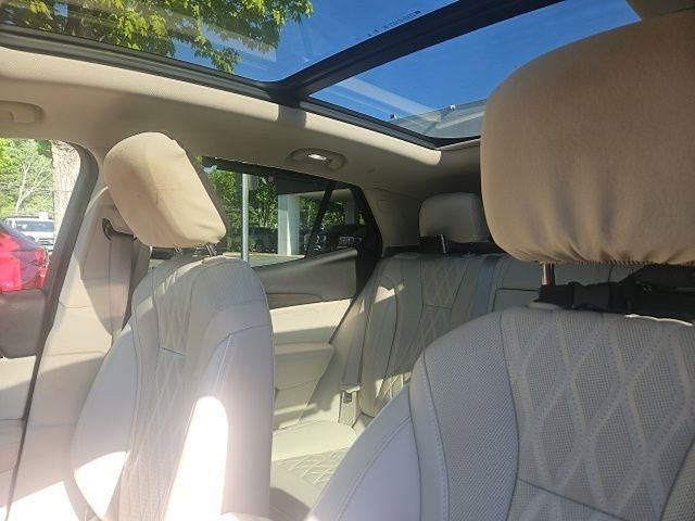 Used 2023 Buick Envision Avenir AWD/4WD image 11