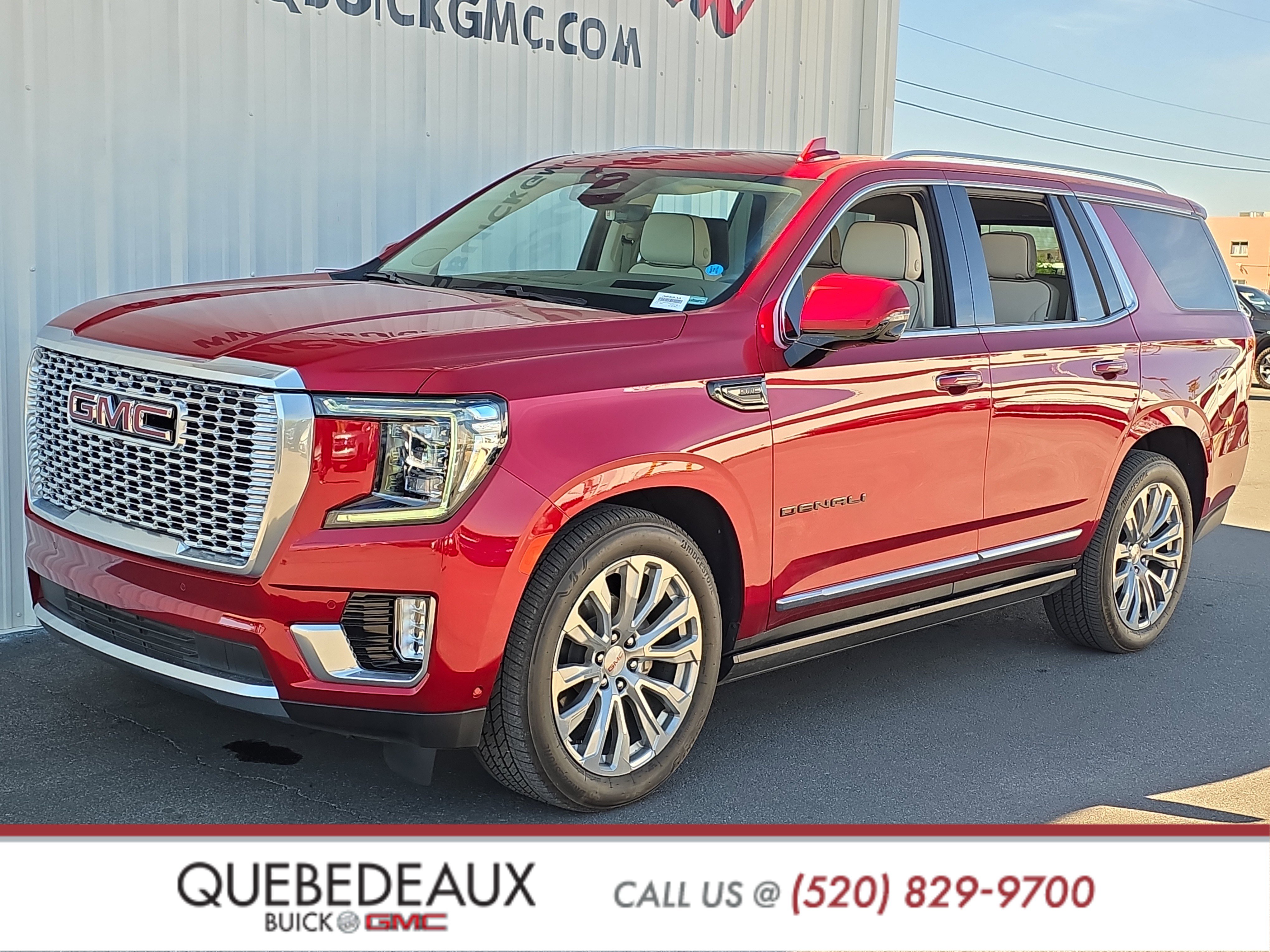 Used 2024 GMC Yukon Denali w/ Denali Reserve Package image 3