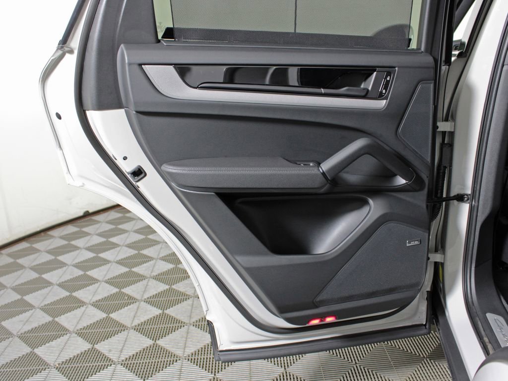 Used 2026 Porsche Cayenne Coupe image 31