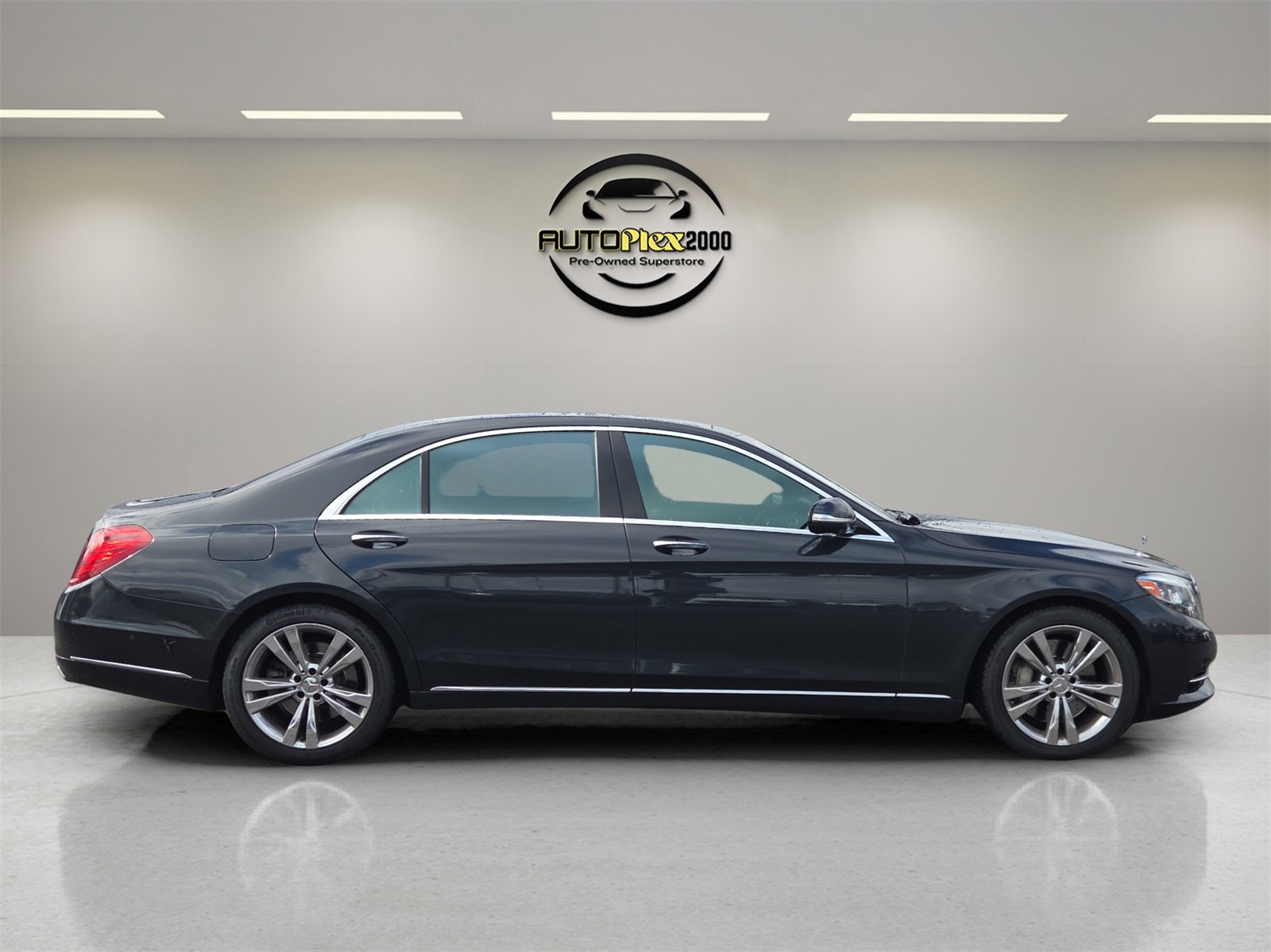 Used 2015 Mercedes-Benz S 550 Sedan w/ Premium 1 Package image 8