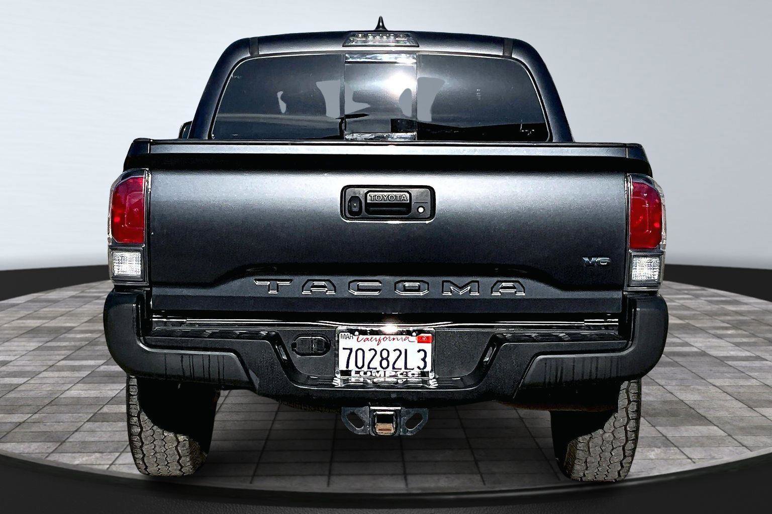 Used 2022 Toyota Tacoma TRD Off-Road image 4