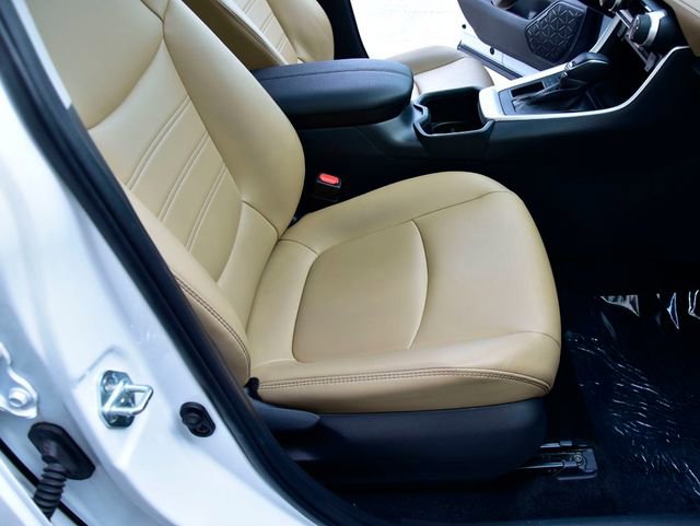 Used 2024 Toyota RAV4 XLE Premium image 14