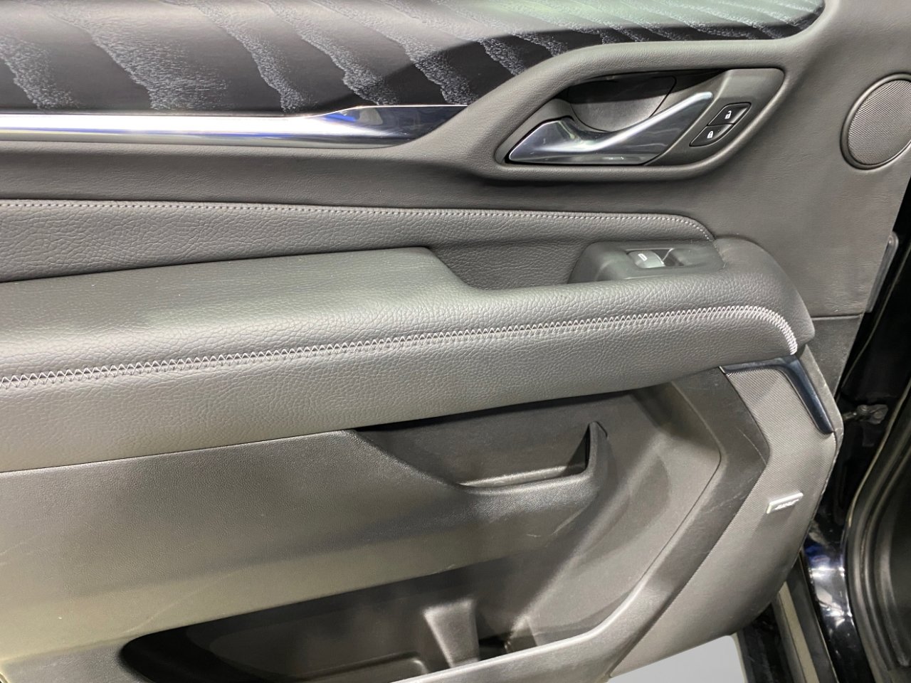 Used 2022 GMC Yukon XL Denali image 23