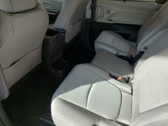 Certified 2022 Toyota Sienna LE image 28
