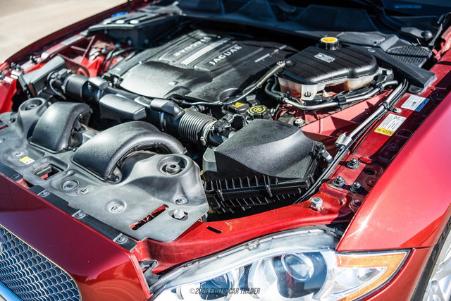 Used 2012 Jaguar XJ image 24