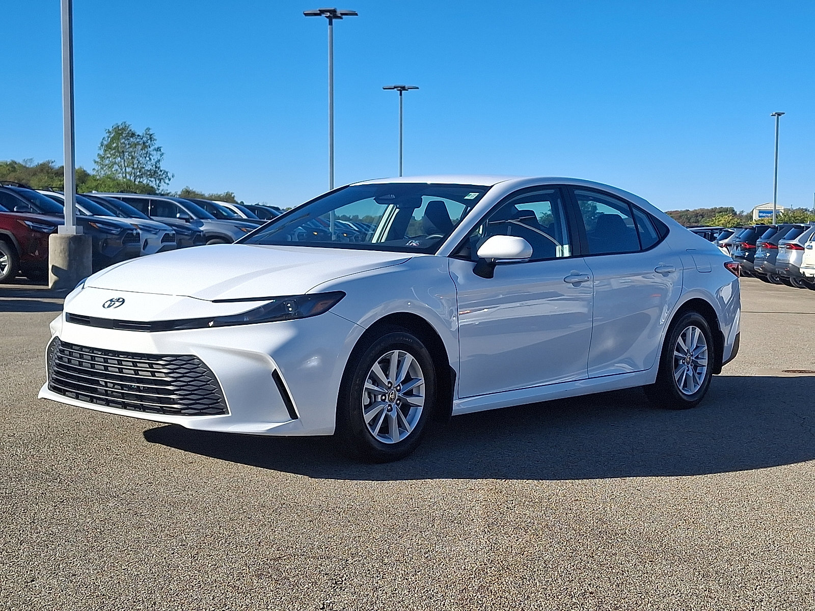 Certified 2025 Toyota Camry Hybrid image 3