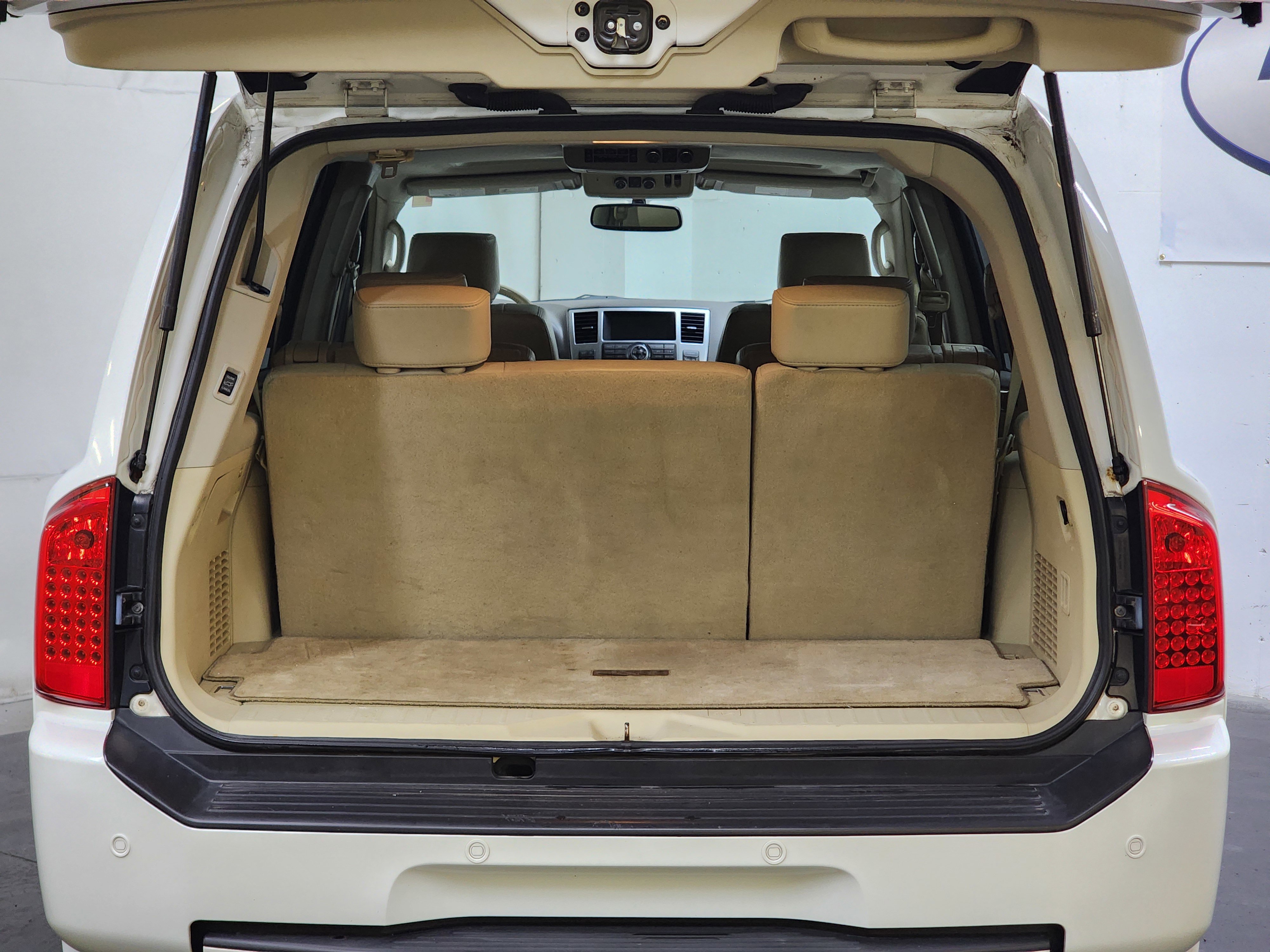 Used 2010 INFINITI QX56 4WD image 8