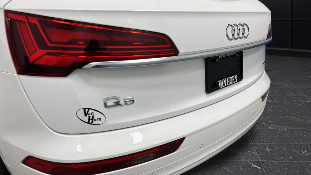 Used 2022 Audi Q5 e Premium w/ Convenience Package AWD/4WD image 39