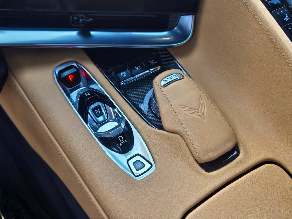Used 2021 Chevrolet Corvette Stingray Preferred Conv w/ Z51 Performance Package RWD image 21